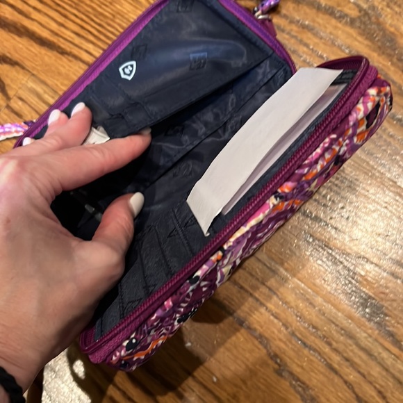 Very Bradley Iconic RFID All-in-One Crossbody/Wristlet Dream Tapestry print - Picture 11 of 11